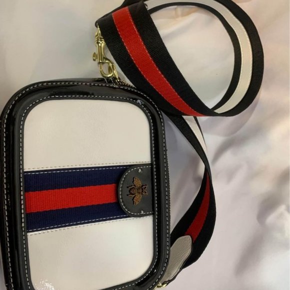 Womans bumble bee preppy patent leather box crossbody bag. Thick strap. - Picture 7 of 9